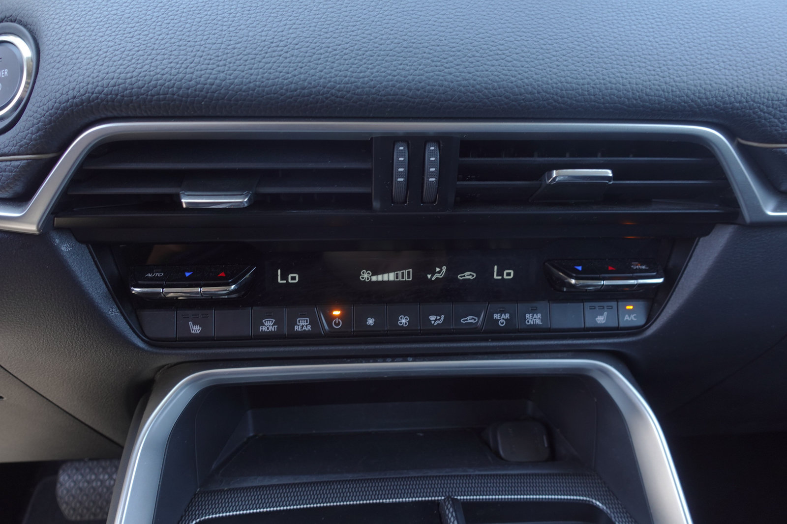 Certified 2024 MAZDA CX-90 Plug-In Hybrid w/ Preferred AWD/4WD image 22