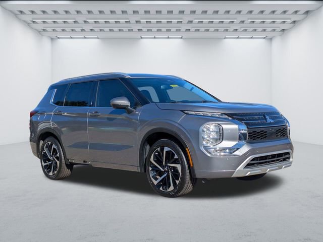 Used 2022 Mitsubishi Outlander SEL image 2