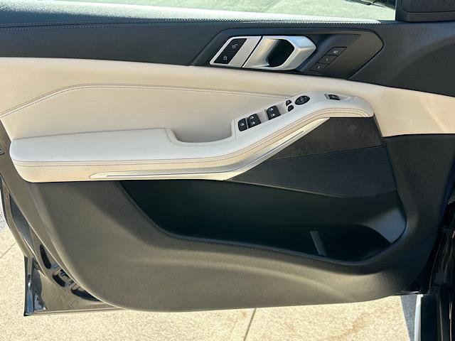 Certified 2022 BMW X5 xDrive40i w/ Premium Package image 17
