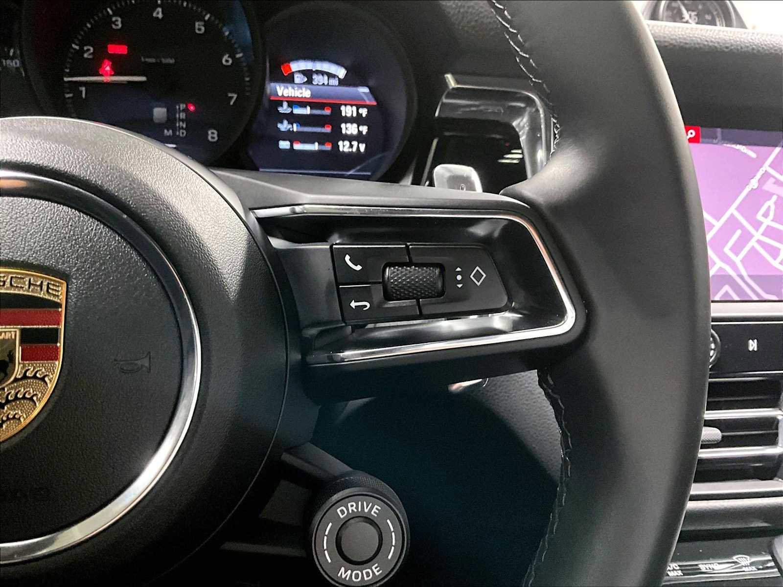 Used 2025 Porsche Macan image 22