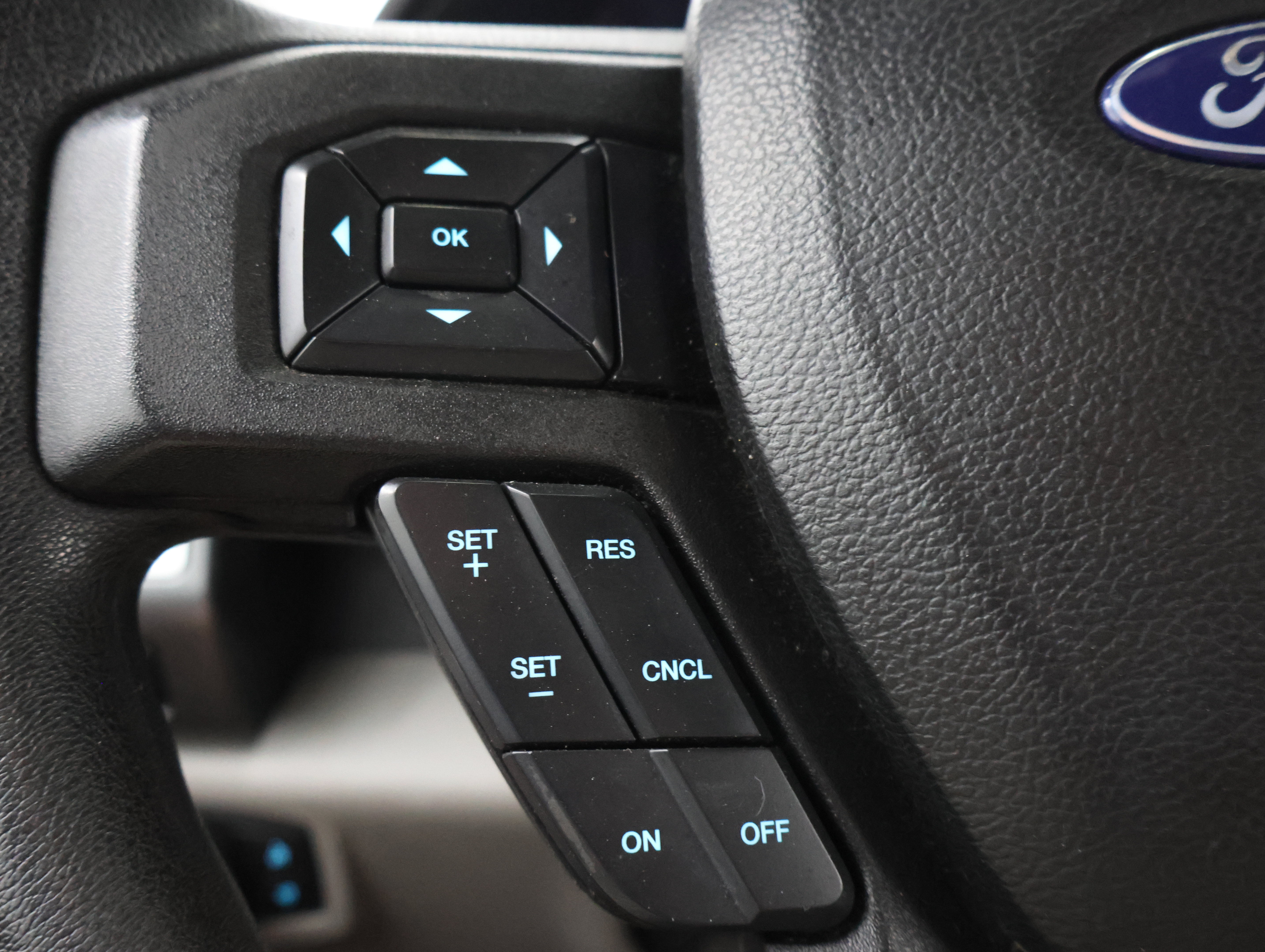 Used 2017 Ford F250 XLT w/ XLT Premium Package AWD/4WD image 15