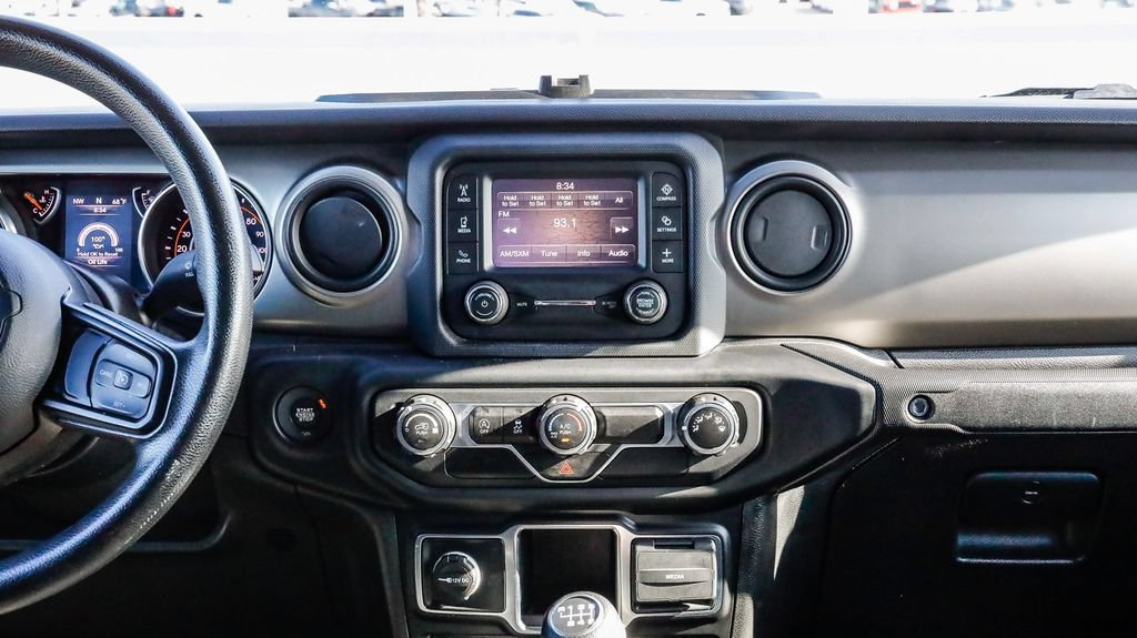 Used 2021 Jeep Gladiator Sport AWD/4WD image 16