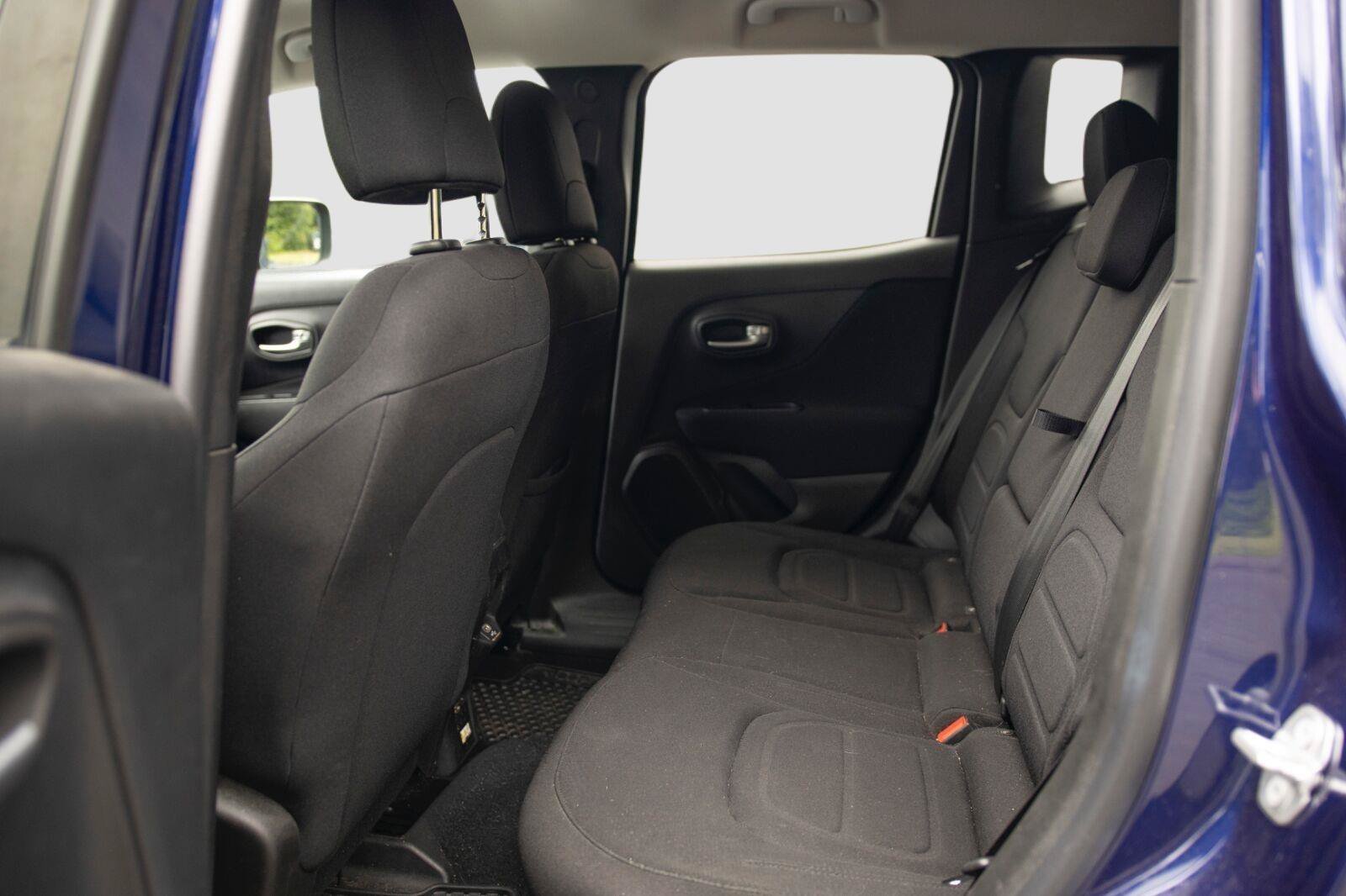 Used 2019 Jeep Renegade Latitude w/ Safety & Security Group II AWD/4WD image 15
