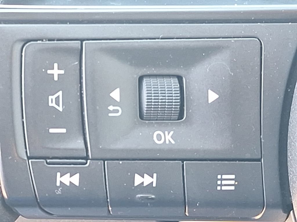 Used 2024 Nissan Rogue SV image 23