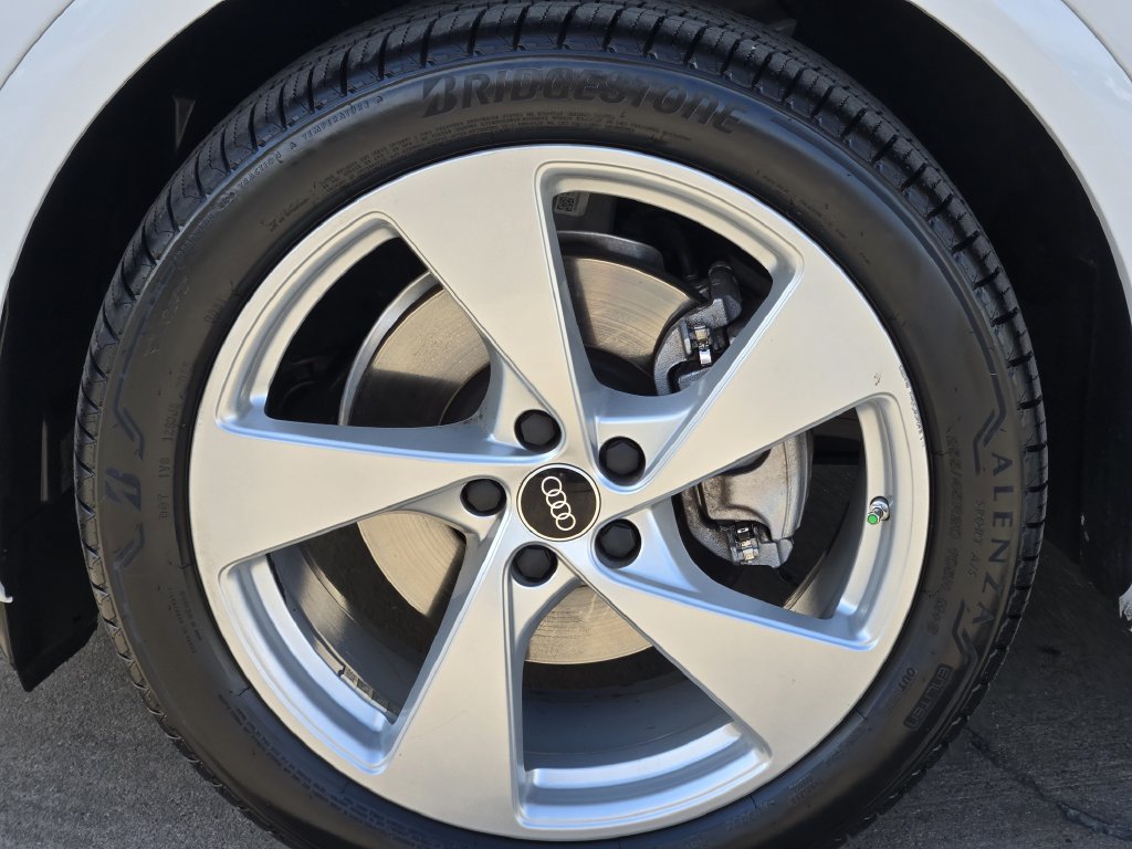 Certified 2025 Audi Q5 Prestige AWD/4WD image 16