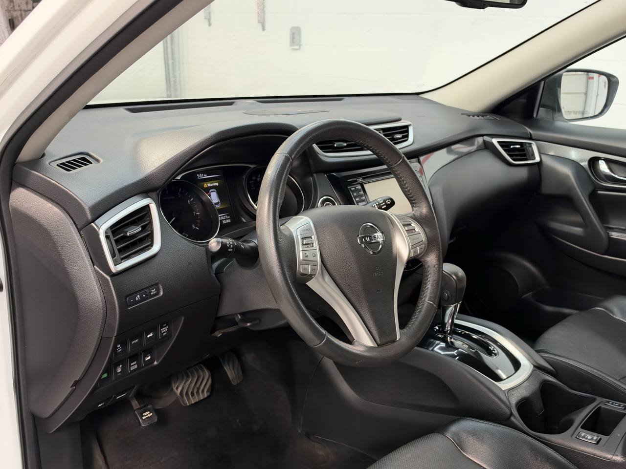 Used 2016 Nissan Rogue SL AWD/4WD image 17