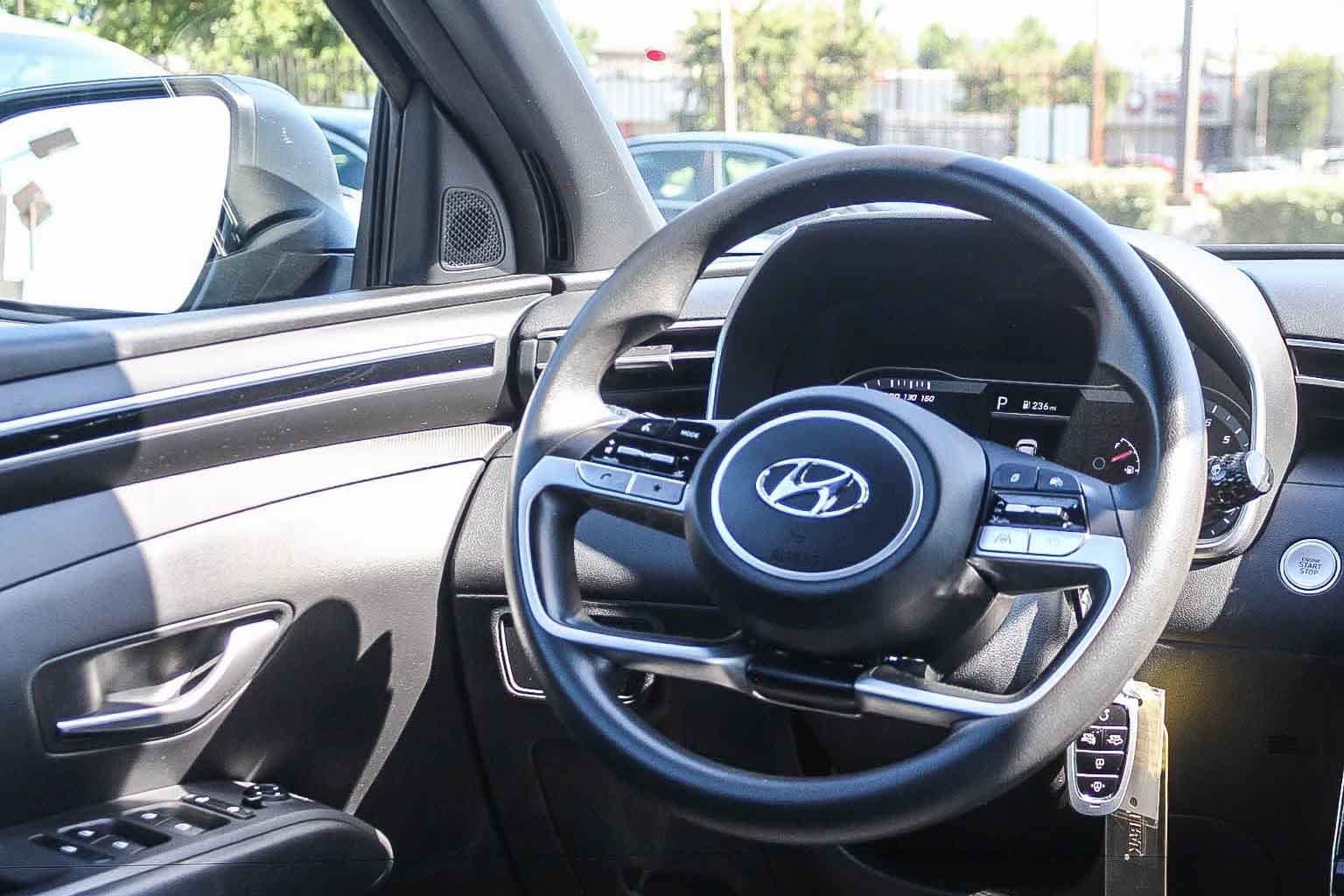 Certified 2023 Hyundai Santa Cruz SEL FWD image 17