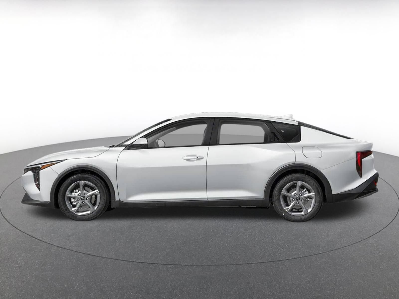 Used 2025 Kia K4 FWD image 3