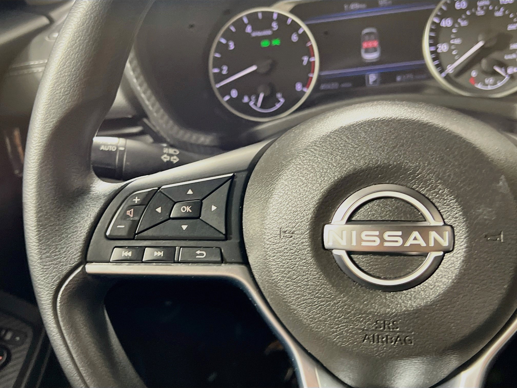 Used 2025 Nissan Sentra SV FWD image 19