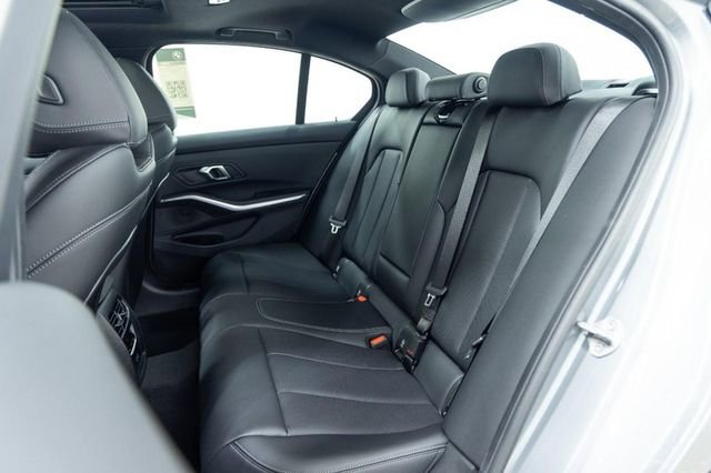 Certified 2025 BMW 330i xDrive Sedan w/ Premium Package image 27