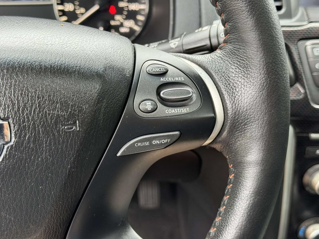 Used 2020 Nissan Pathfinder SL AWD/4WD image 11