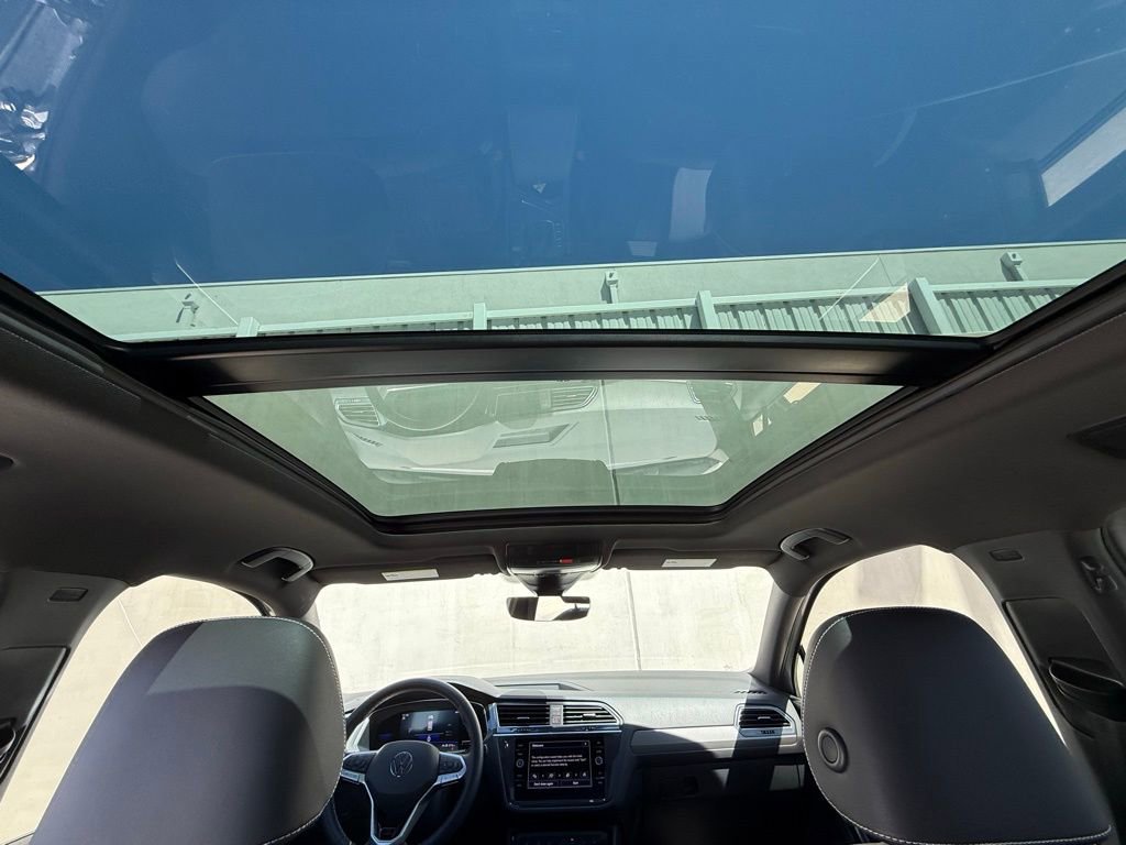 Used 2023 Volkswagen Tiguan SE R-Line image 7