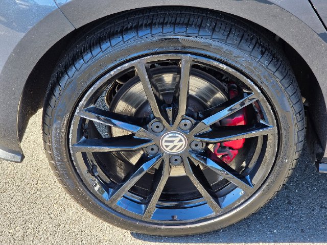 Used 2021 Volkswagen GTI SE FWD image 12