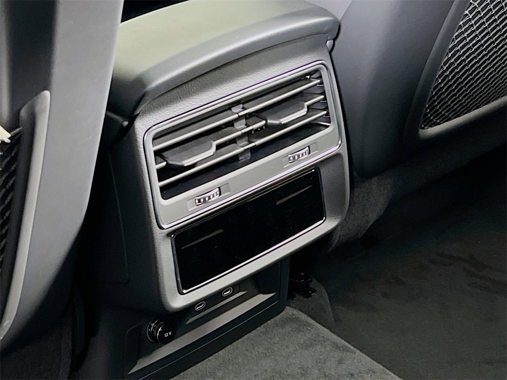 New 2026 Audi Q8 Premium Plus image 25