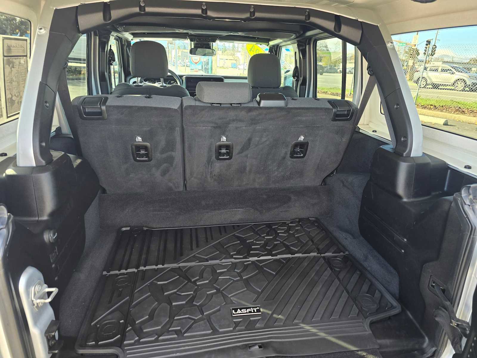 Used 2024 Jeep Wrangler Sahara image 17