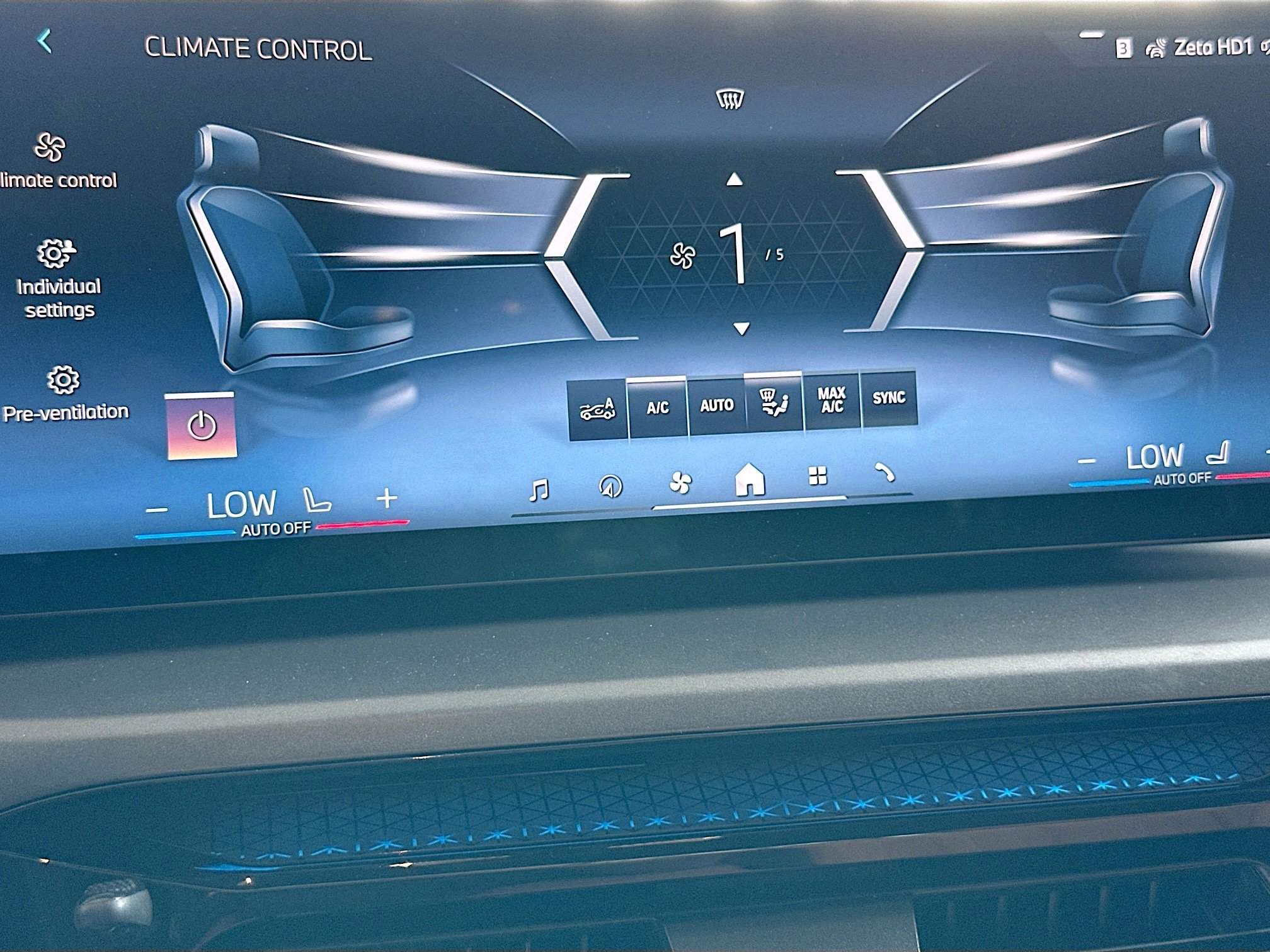 Certified 2025 BMW 230i Coupe w/ Convenience Package image 16