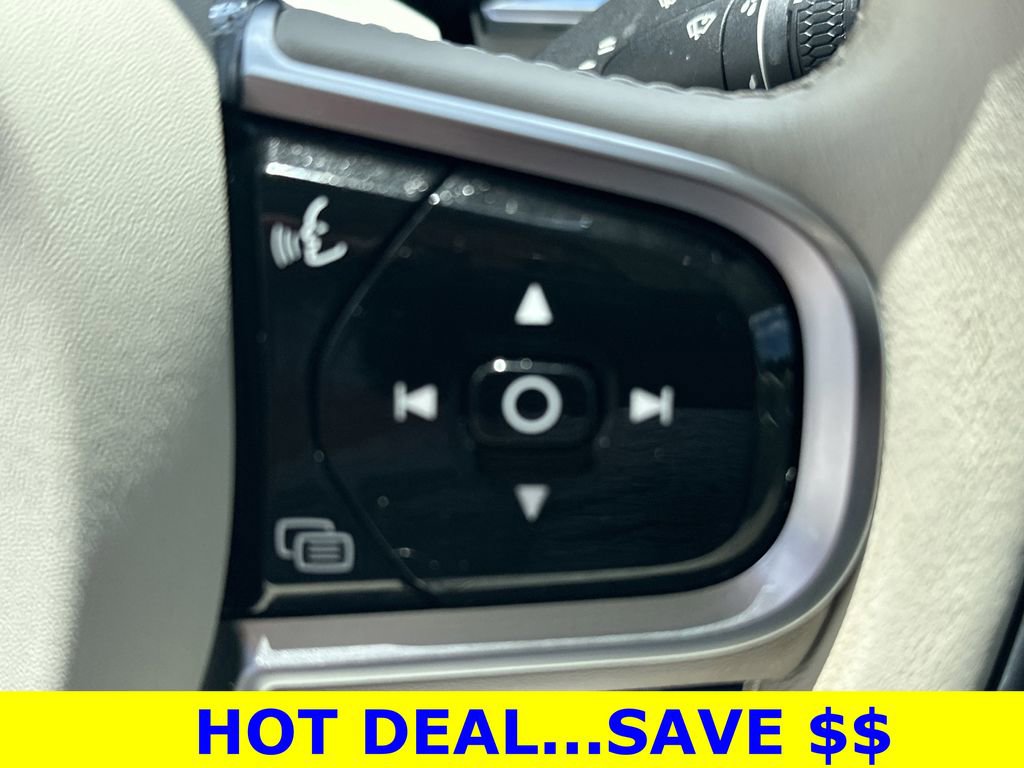 Used 2024 Volvo XC60 B5 Core AWD/4WD image 22