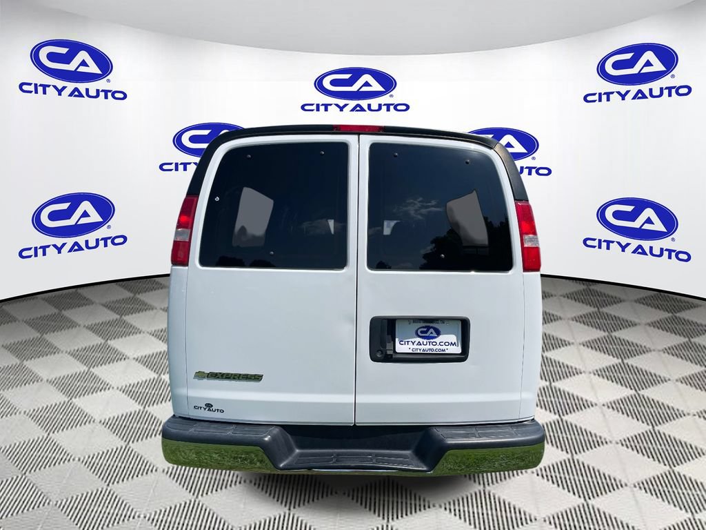 Used 2020 Chevrolet Express 3500 LT w/ LT Preferred Equipment Group RWD image 5