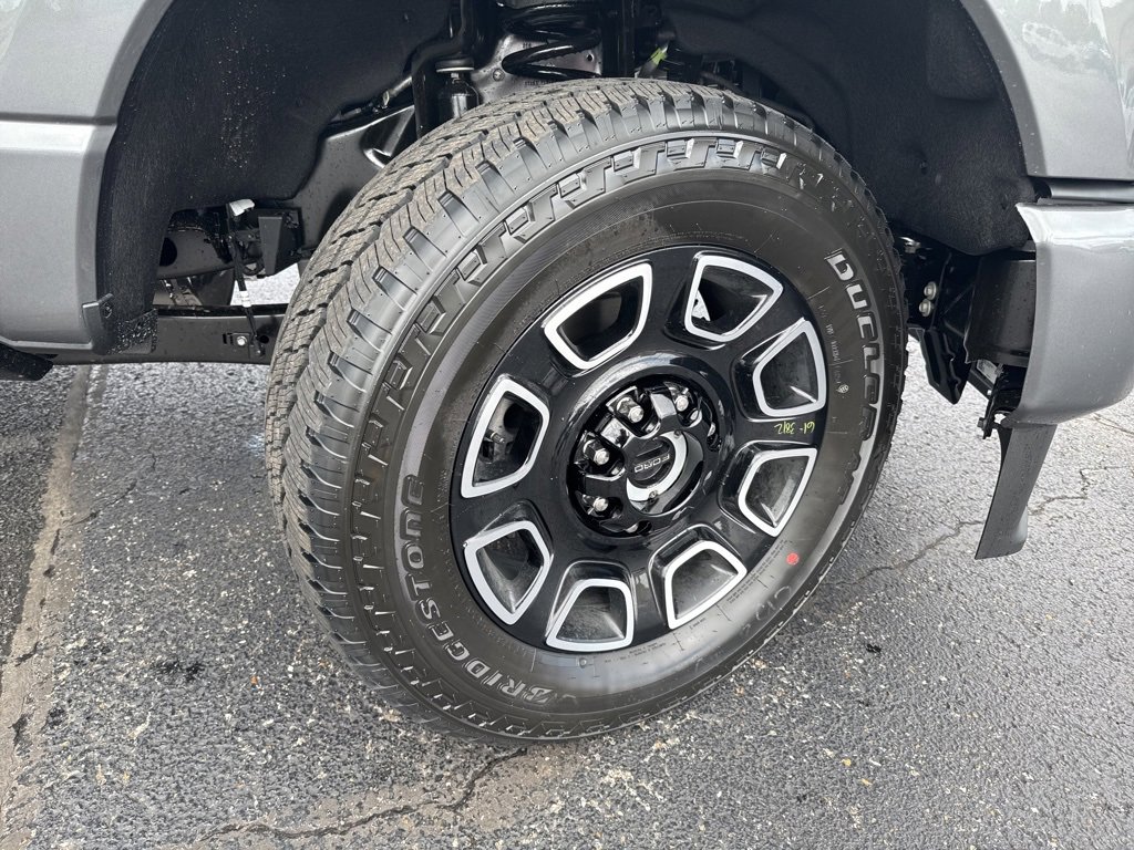 New 2026 Ford F350 Platinum w/ FX4 Off-Road Package image 10