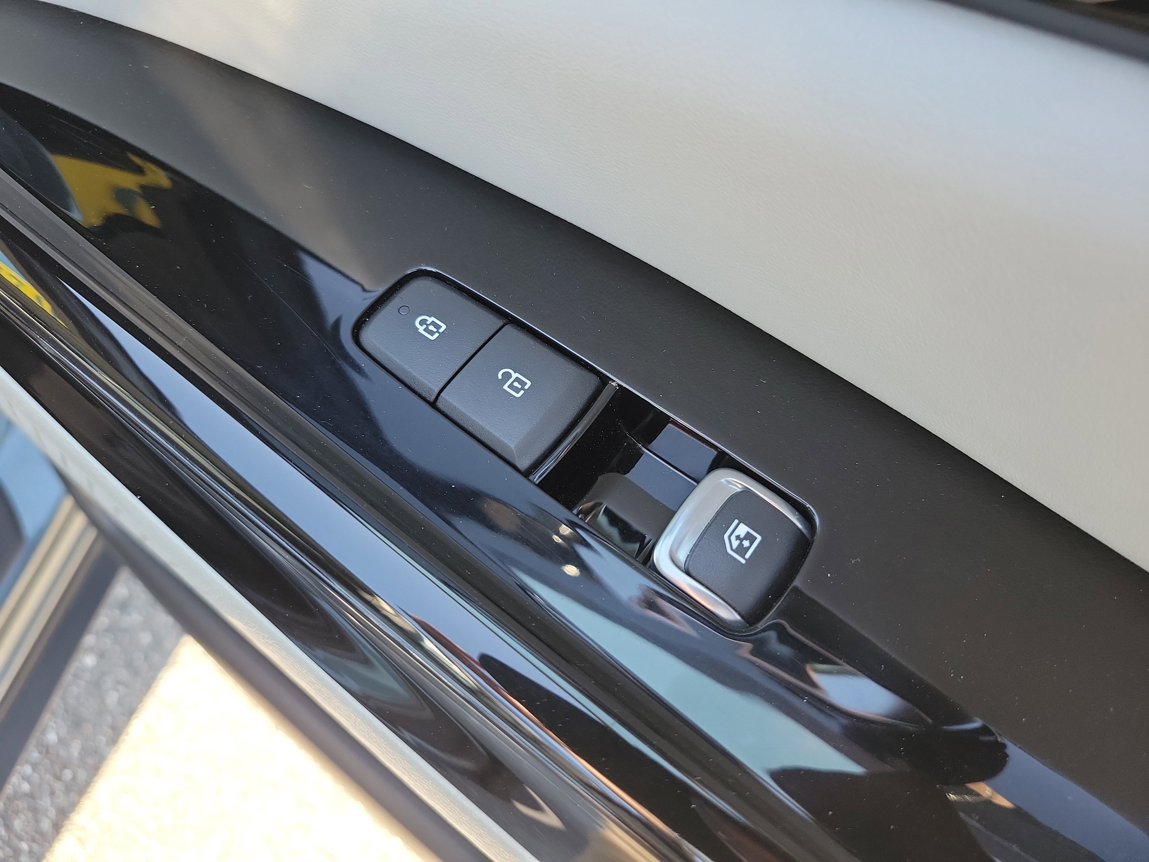 Used 2022 Kia Carnival SX image 11