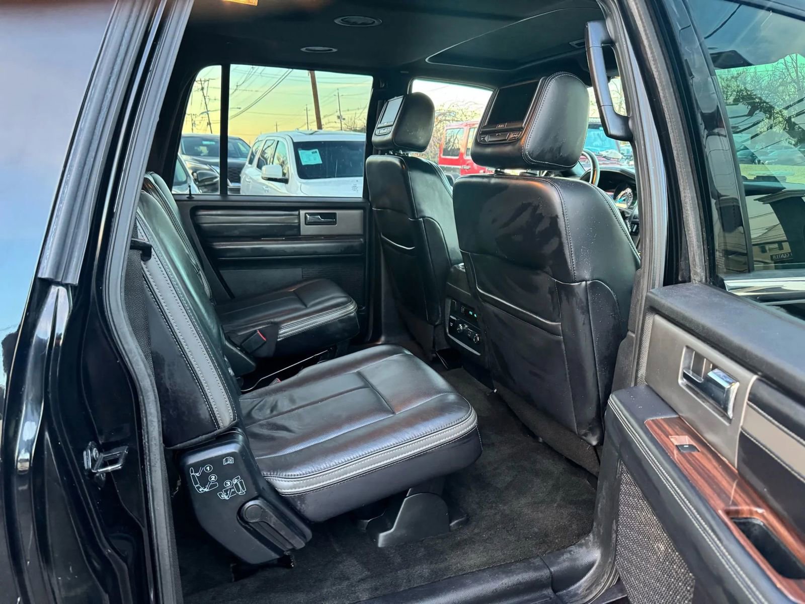 Used 2017 Ford Expedition EL Platinum image 22