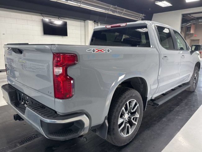 Used 2024 Chevrolet Silverado 1500 LT AWD/4WD image 3