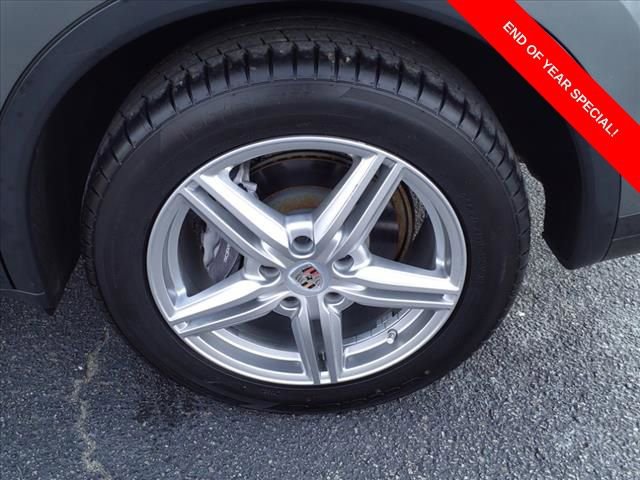 Used 2016 Porsche Cayenne image 16