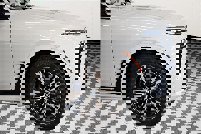 Used 2024 BMW X7 M60i w/ Executive Package image 13