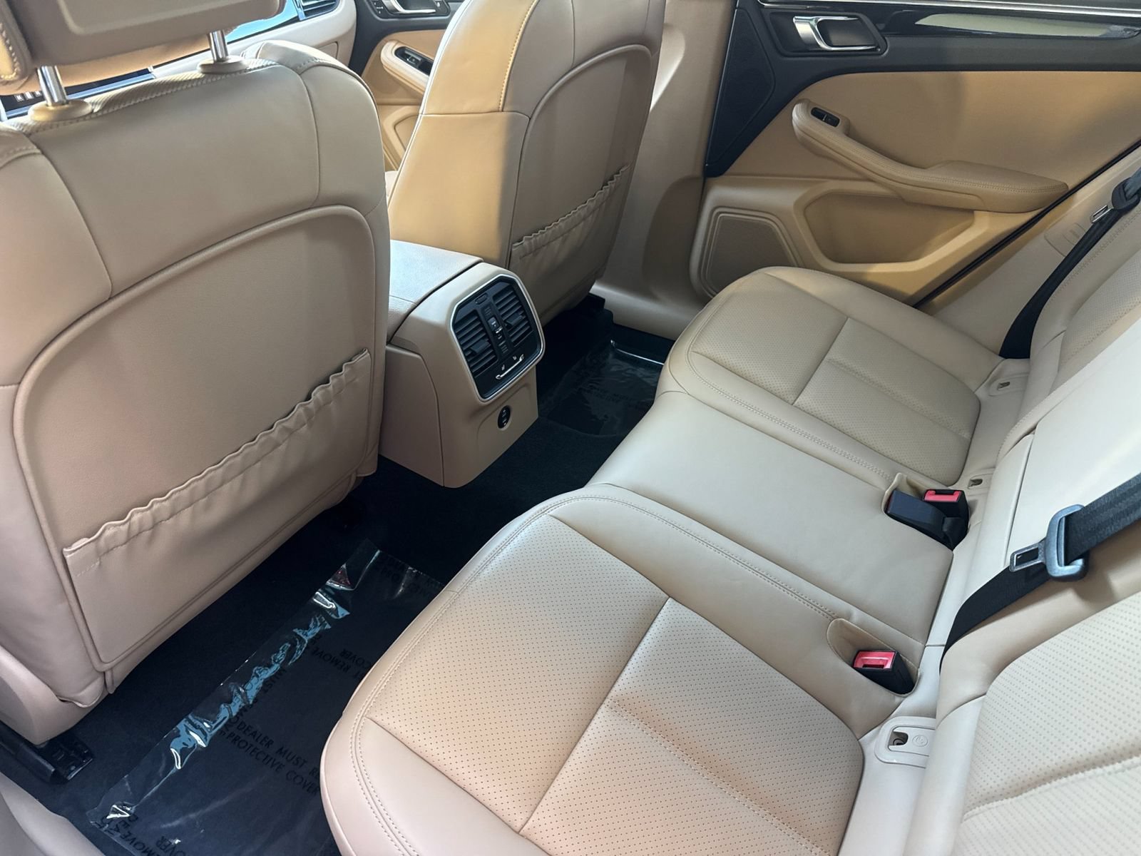 Certified 2026 Porsche Macan AWD/4WD image 14