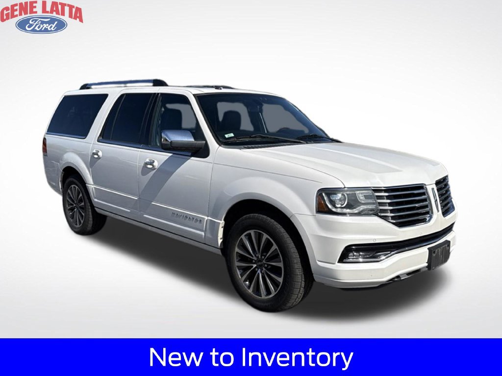 Used 2015 Lincoln Navigator L 4WD image 1