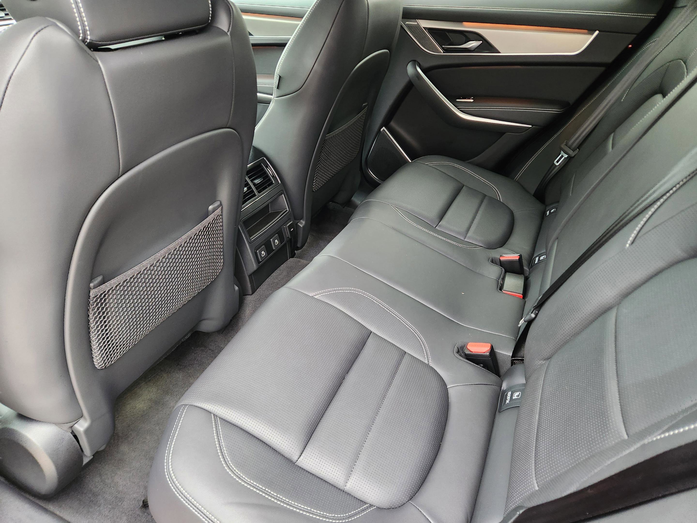 Certified 2026 Jaguar F-PACE R-Dynamic S AWD/4WD image 27