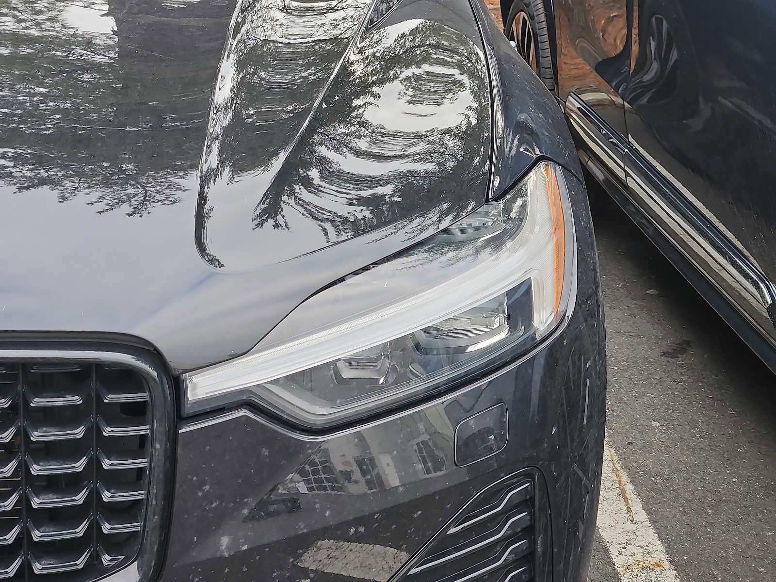 Certified 2024 Volvo XC60 B5 Core w/ Climate Package image 3