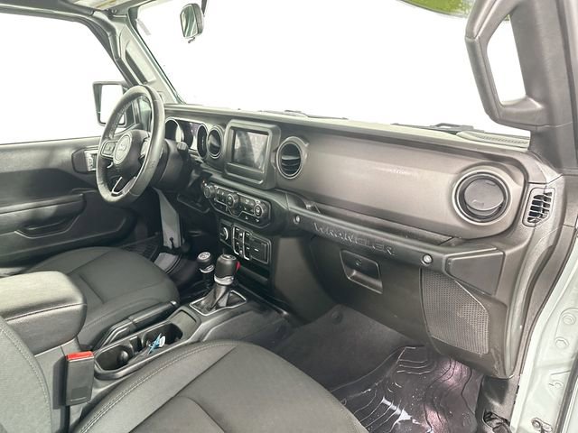 Used 2023 Jeep Wrangler Unlimited w/ Cold Weather Group AWD/4WD image 29