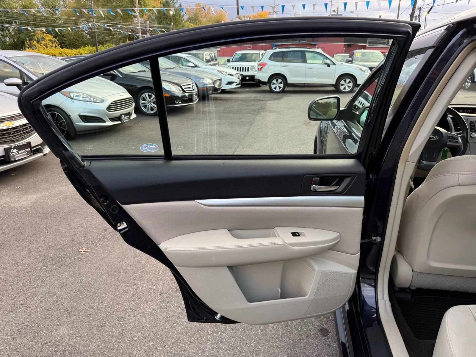 Used 2013 Subaru Legacy 2.5i Premium w/ All-Weather Pkg + Moonroof image 38