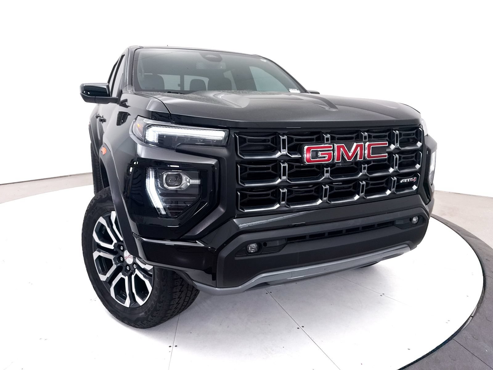 Used 2023 GMC Canyon AT4 w/ AT4 Premium Package AWD/4WD image 5