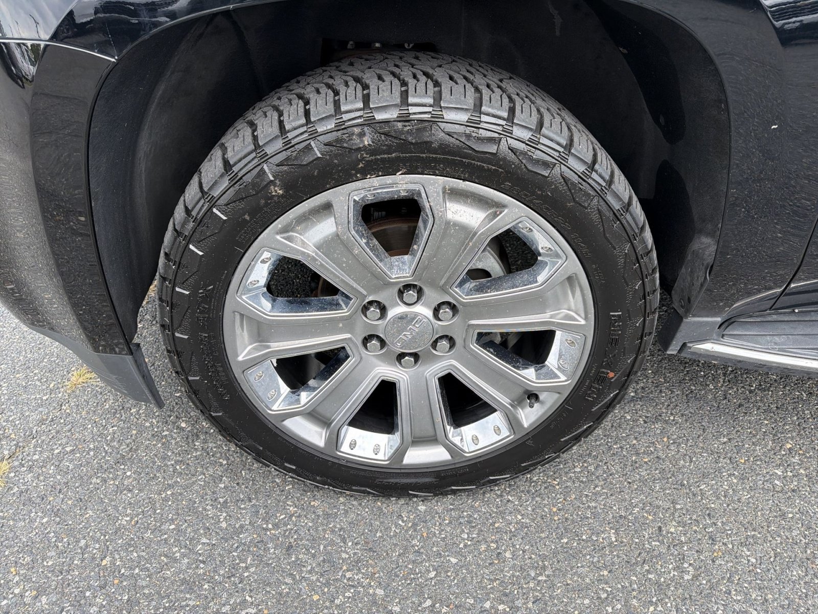 Used 2019 GMC Yukon XL Denali w/ Open Road Package AWD/4WD image 13