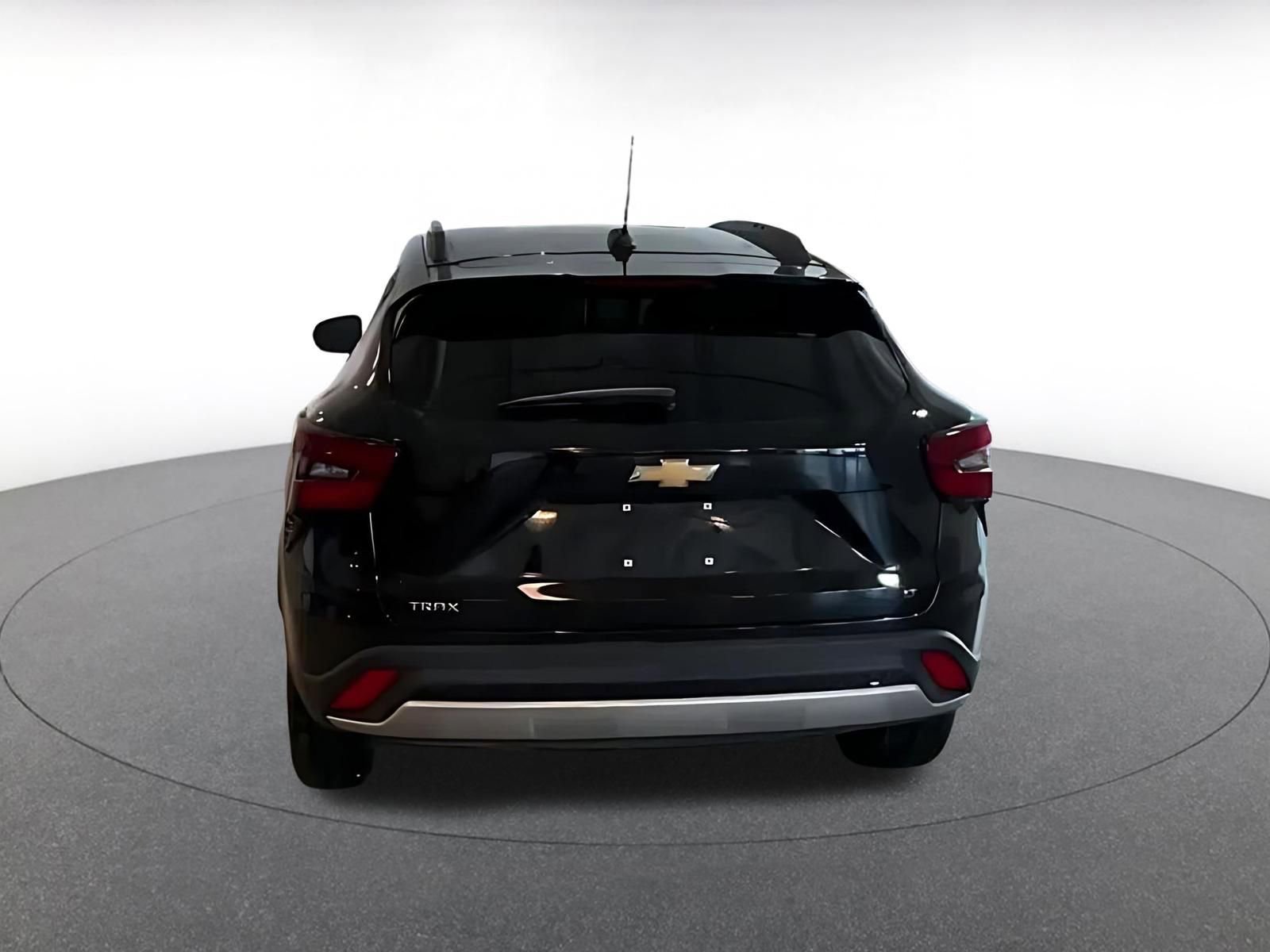 Used 2025 Chevrolet Trax LT w/ LT Convenience Package image 12