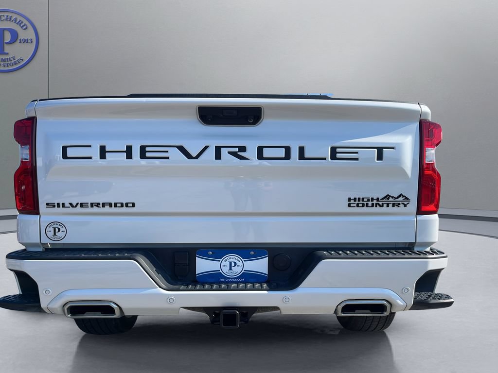 Used 2024 Chevrolet Silverado 1500 High Country AWD/4WD image 9