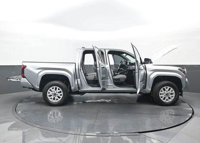 Used 2025 Toyota Tacoma SR5 image 30