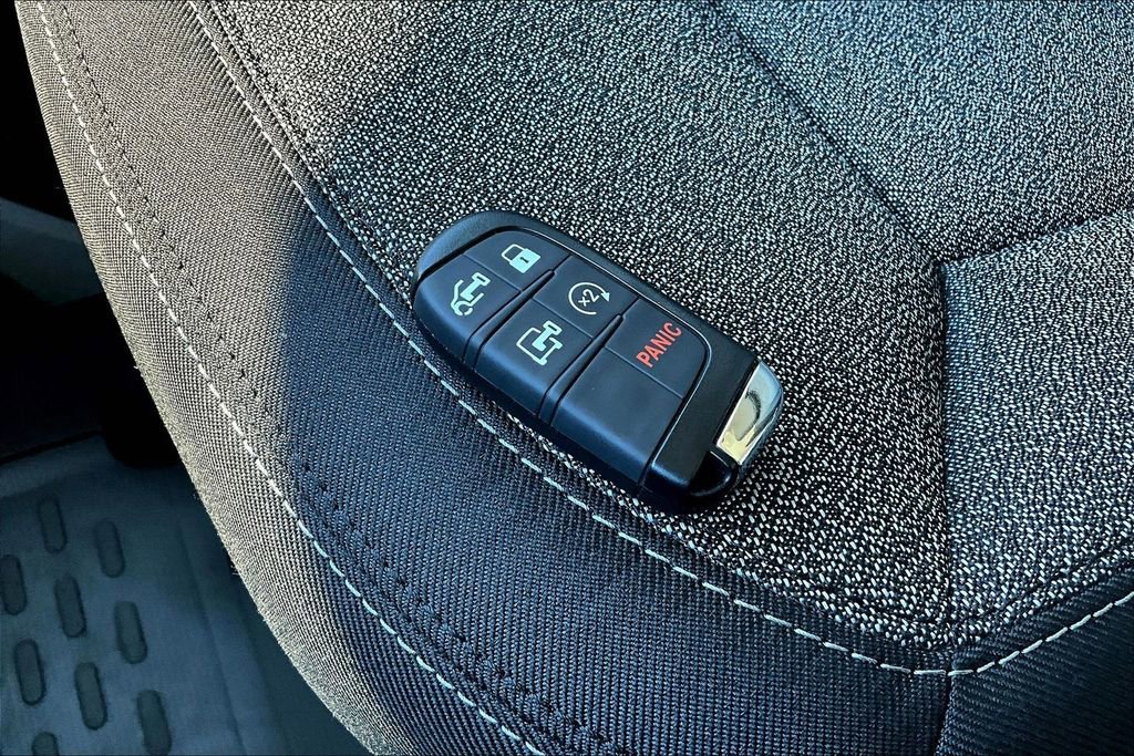 Used 2024 RAM ProMaster 2500 w/ Swivel Seat Group image 11