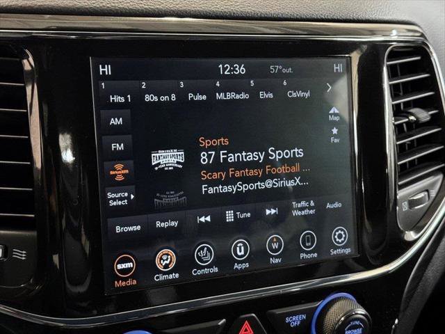 Certified 2022 Jeep Grand Cherokee Laredo X image 28