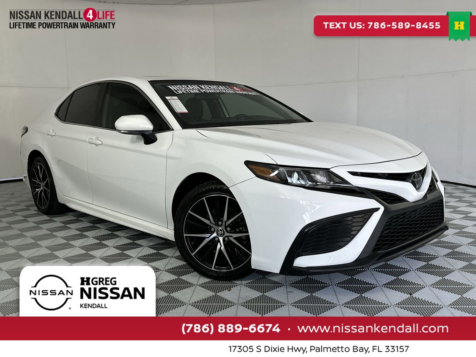 Used 2024 Toyota Camry SE w/ Convenience Package FWD image 1