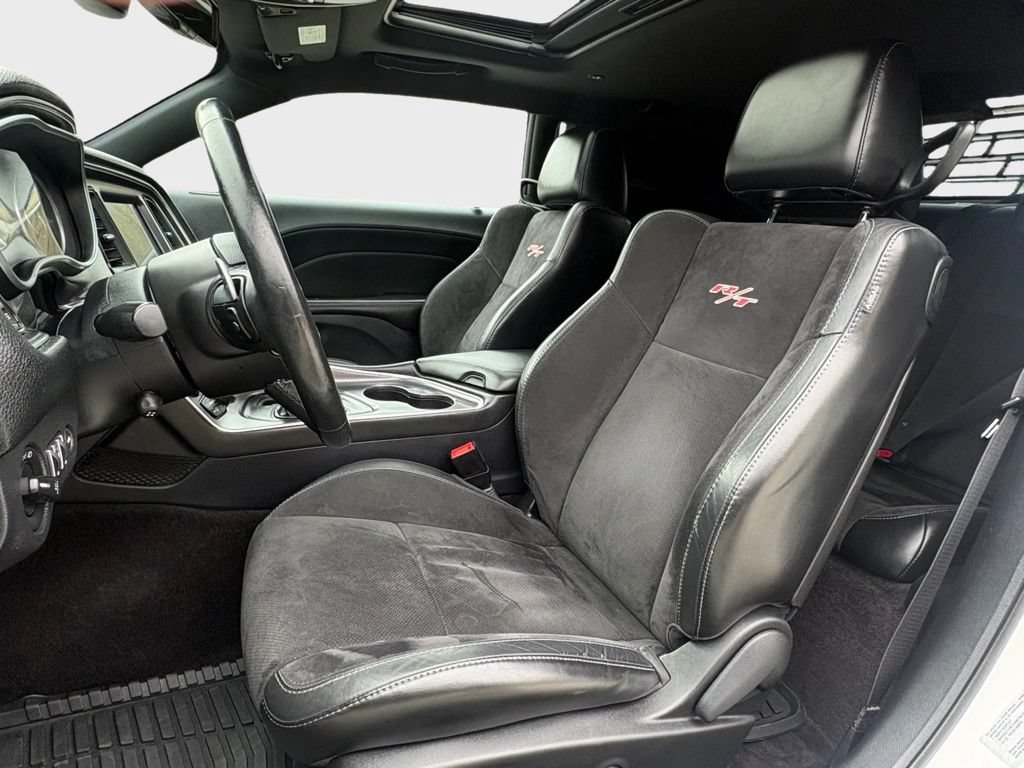 Used 2016 Dodge Challenger R/T Plus RWD image 9