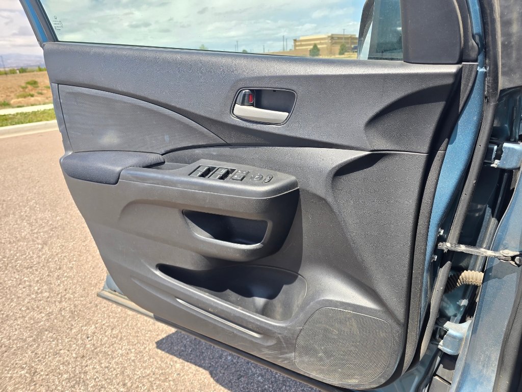 Used 2015 Honda CR-V LX image 17