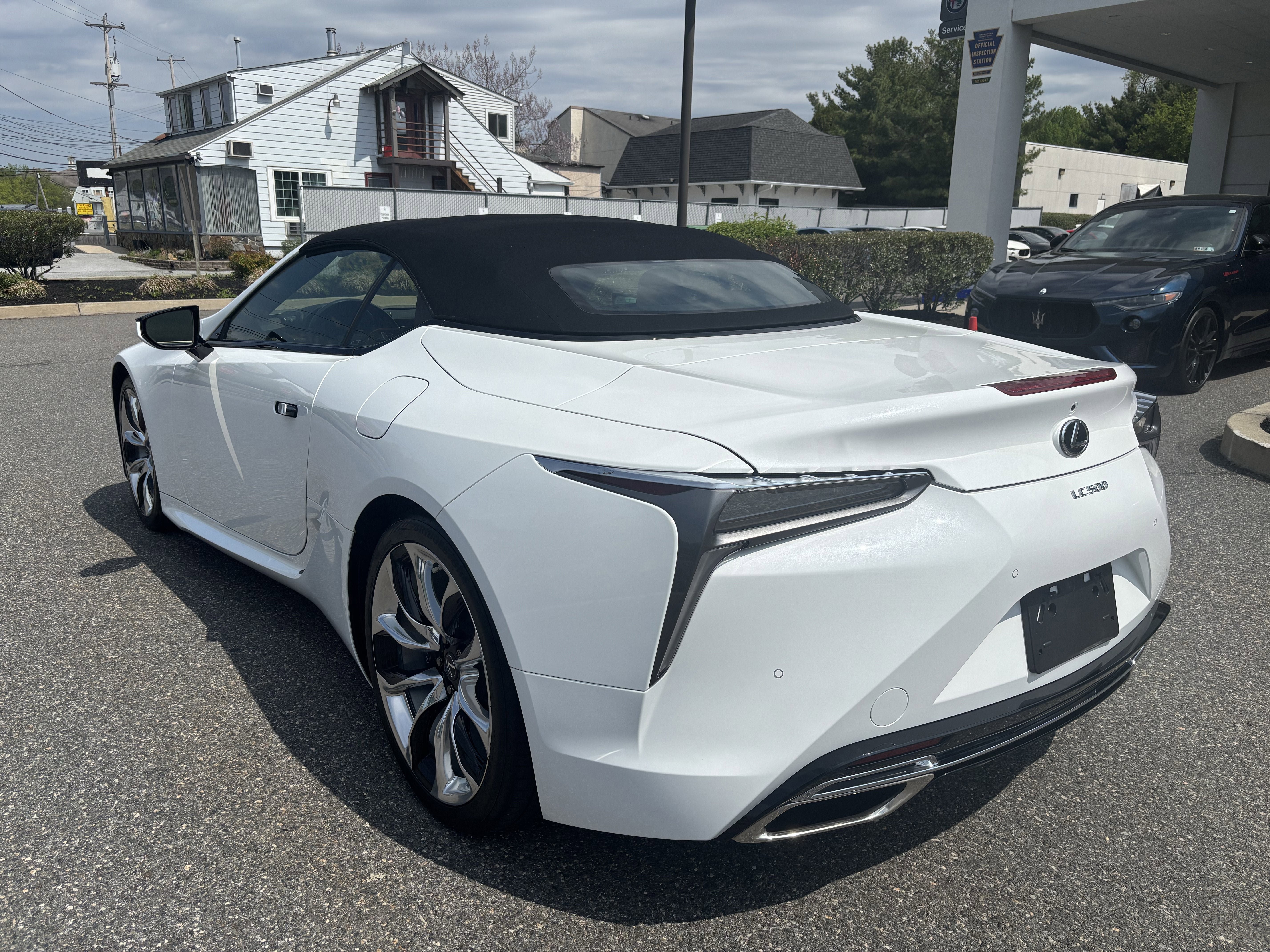 Used 2022 Lexus LC 500 Convertible w/ Touring Package RWD image 11