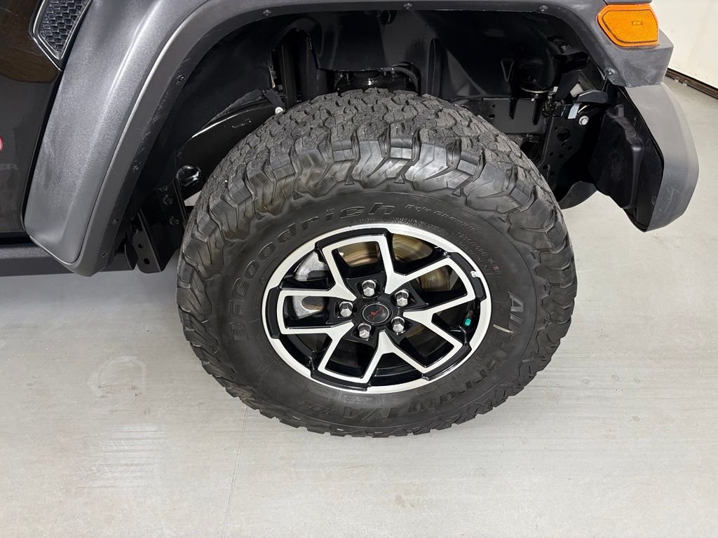 Used 2025 Jeep Wrangler Unlimited Rubicon AWD/4WD image 10