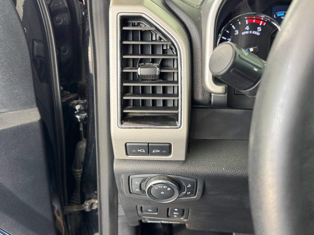Used 2021 Ford F250 Lariat w/ Lariat Ultimate Package AWD/4WD image 35