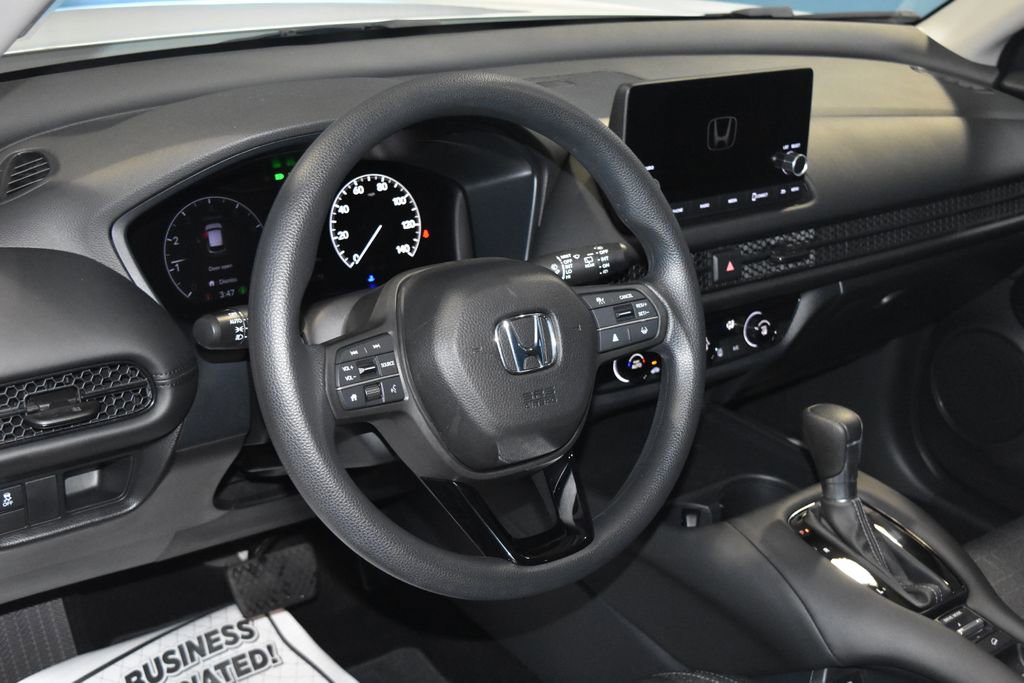 Used 2023 Honda HR-V LX image 2