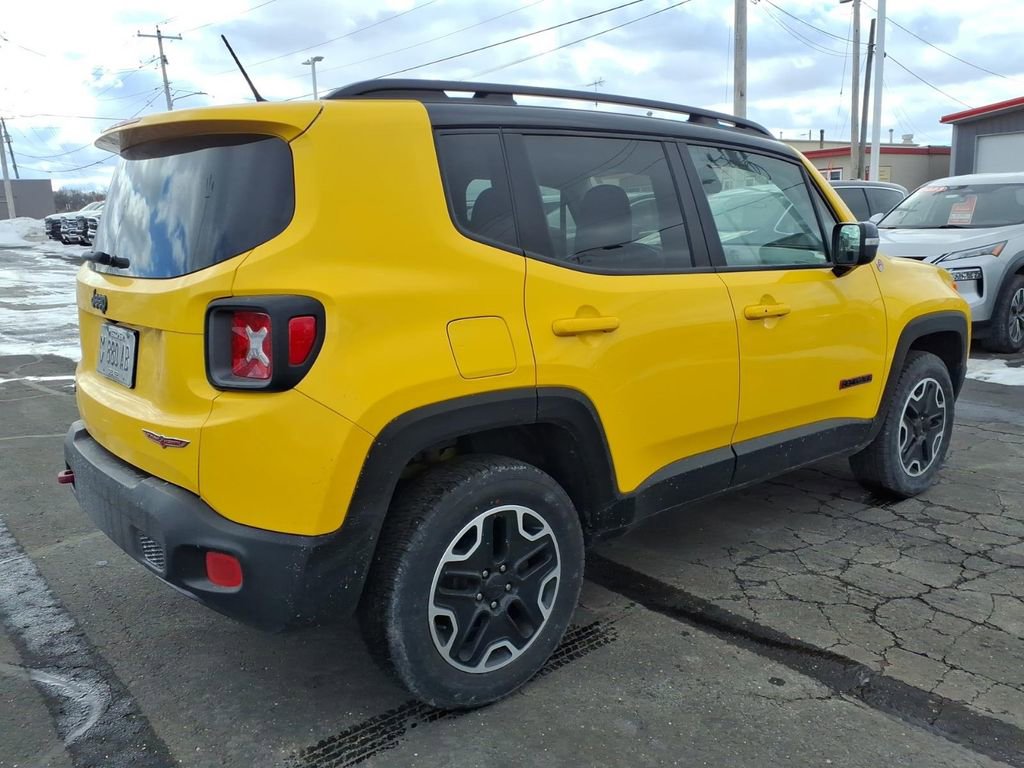 Used 2017 Jeep Renegade Trailhawk image 3