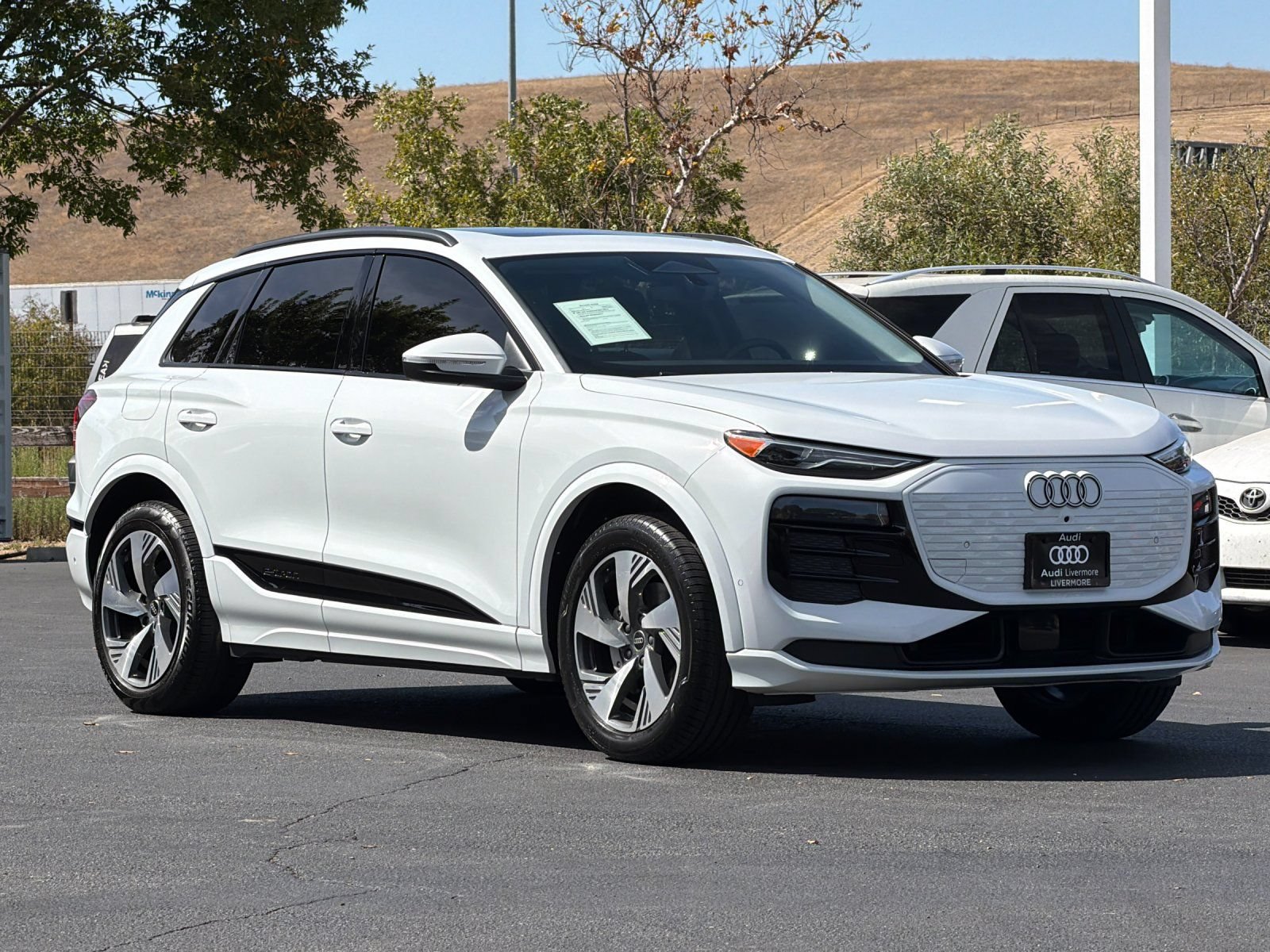 Used 2025 Audi Q6 e-tron Premium w/ Convenience Package AWD/4WD image 8